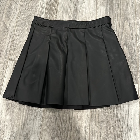 Zara Faux Leather Skirt - Picture 1 of 6